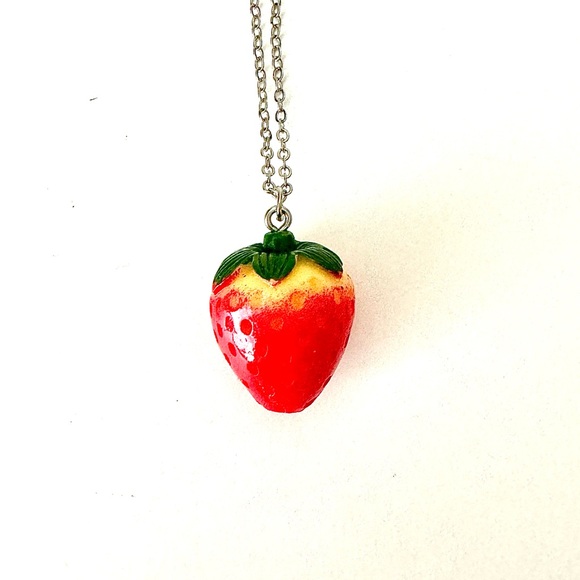 STRAWBERRY Pendant Silver Necklace - Picture 4 of 5